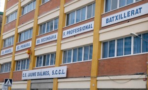 Fachada del C.E. Jaume Balmes en Hospitalet de Llobregat